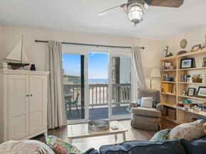 Island North 14C - 2nd row stunner! Relax in comfort after your days in the sun condo